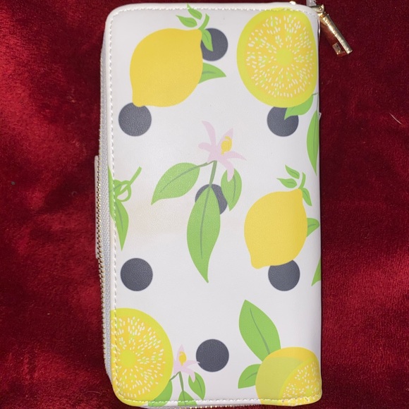 ‼️SOLD‼️ Lemon Wallet 🍋 - Picture 3 of 5